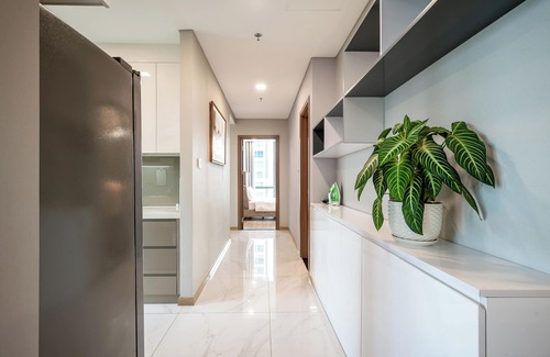Hang Xanh Apartment | Luxury Landmark 81 Urban Riverside