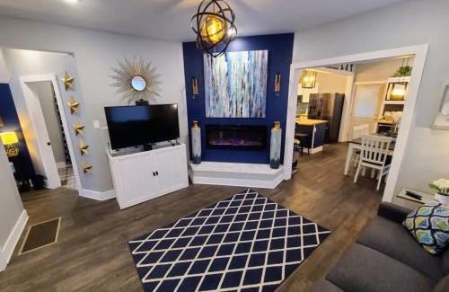 Vine House | Luxury Listing - 92 Walkable Score Downtown Kzoo
