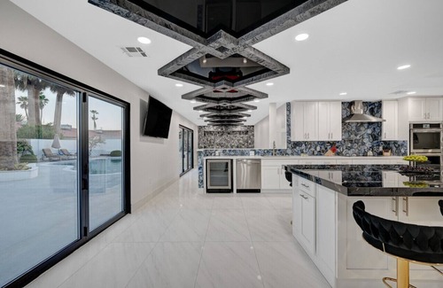 Villa Bonita Estates House | Luxury Living, Steam Sauna, Dry Sauna, Pool, Spa