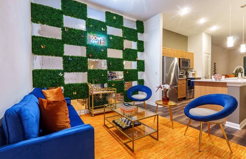North Burnet Apartment | Luxury Living Steps from The Domain: Austin's Premier Shopping Haven!