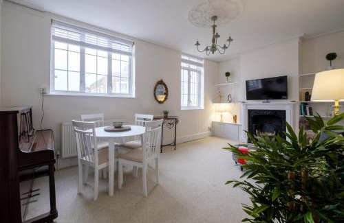 Ryde Apartment | Luxury Living, Stylish Modern Apartment in the Heart of Ryde