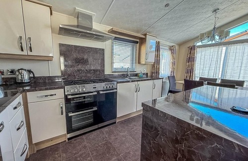 Felixstowe House | Luxury lodge at Suffolk Sands Holiday Park ref 45009MV