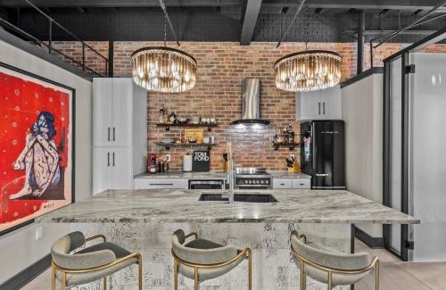 Tampa Heights Apartment | Luxury Loft - Downtown Tampa, Ybor, Armature