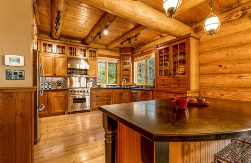 East Kootenay Cabin | Luxury Log Chalet | Pool + Private HotTub | Ski In/Out | Overlooking Greywolf GC