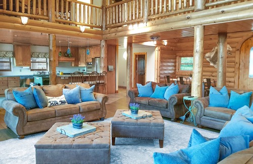 Collbran Ski Chalet | Luxury Log Home - 25 Minutes To Skiing, Boating and Trails!