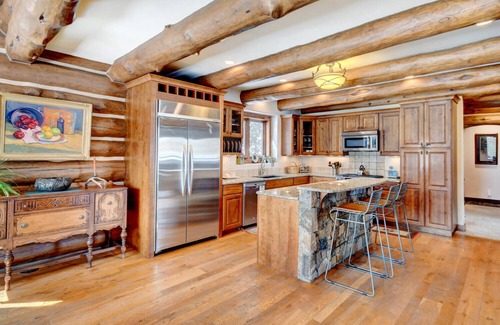 Winter Park House | Luxury Log Lodge With Hot Tub & Great Views /Best Price - $500 FREE Activities Daily