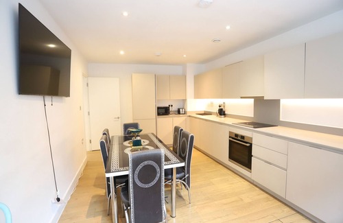Camberwell Green Apartment | Luxury London Apartment with 5 Bedrooms