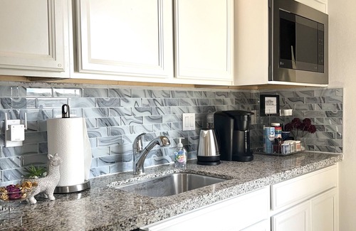 Elk Grove Apartment | Luxury-Lucky Fortuna Suite