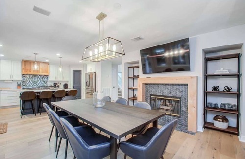 Alden Bridge House | Luxury Mansion Dream Home - 4 Bed, Pool, Grill