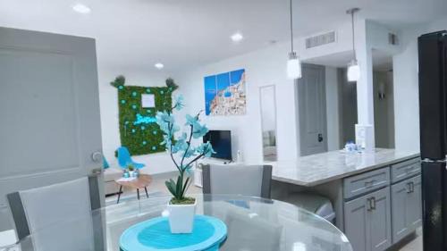 Neartown Apartment | Luxury Midtown Suite in Houston near TMC and NRG