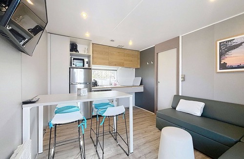 Jullouville-les-Pins House | Luxury Mobile Home: 2 Bedrooms, 2 Bathrooms, Heated Pool, 200m from Beach, Parking Included
