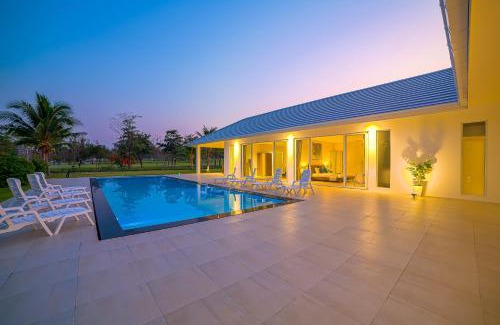 Sam Phraya Villa | Luxury Modern 4 Bedroom Pool Villa PH111