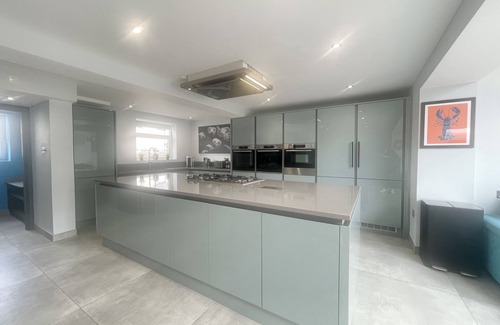 Seahouses House | luxury modern large warm clean self catering