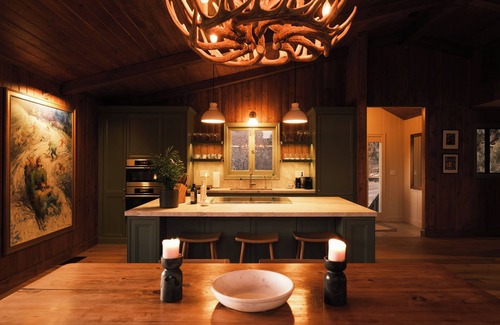 Whispering Forest Cabin | Luxury Mountain Chalet in Big Bear - Ski Queen Lodge