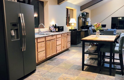 Cedar Ridge Apartment | Luxury Mountain Loft- 1700 sqft only 4mi downtown Grass Valley and Nevada City