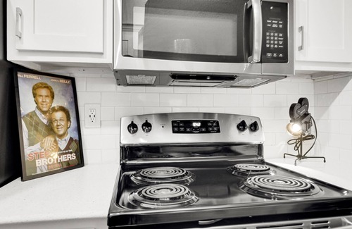 Braeswood Place Apartment | Luxury Movie Theater Arcade Home Houston Medical Center
