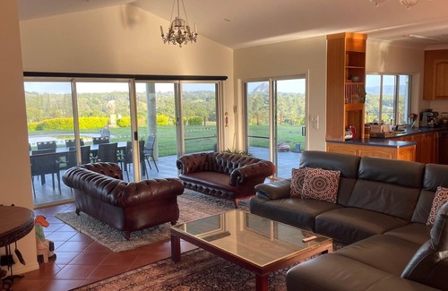 Cooroy House | Luxury Noosa Hinterland Home With 360 Degree Panoramic Views