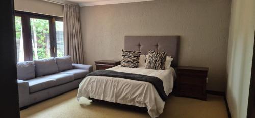 Hartbeespoort House | Luxury oasis retreat