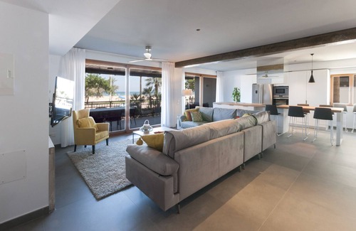 Grau i Platja Apartment | Luxury oceanfront loft with 3 suites rooms with 190m2: High Speed Wifi: 300mbs