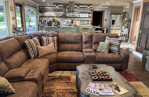 Chandler House | Luxury on the Lake at Legends Retreat