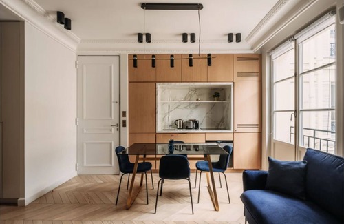 Saint-Germain-l'Auxerrois Apartment | luxury one bedroom apartment on Rue de Rivoli