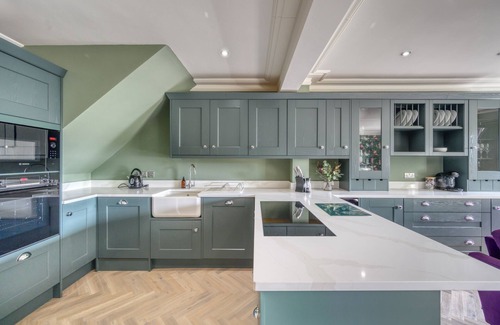 Cirencester Apartment | Luxury Painswick apartment close to pubs, cafes, shops, Cirencester, Cotswolds