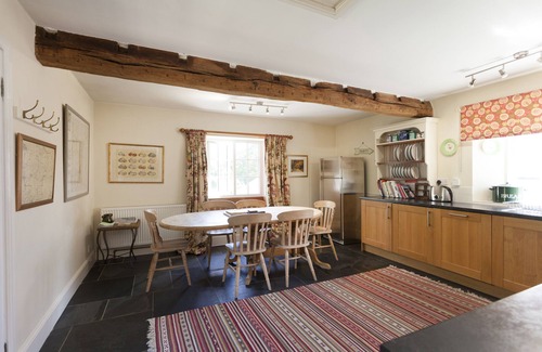Fenny Bentley Cottage | Luxury Peak District Cottage in 5 acres, Private Pool, 2 miles from Ashbourne