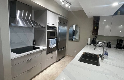 Hallandale Beach Apartment | Luxury Penthouse to rent