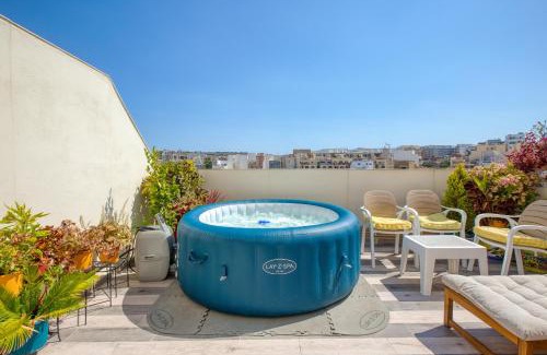 Msida Apartment | Luxury Penthouse Sea Views Garden Terrace 3 Bed 3 Bath 6 People Hot Tub from 1st of June
