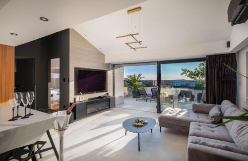 Krizna luka Apartment | Luxury Penthouse Hvar with Jacuzzi & Sea View