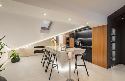 Krizna luka Apartment | Luxury Penthouse Hvar with Jacuzzi & Sea View