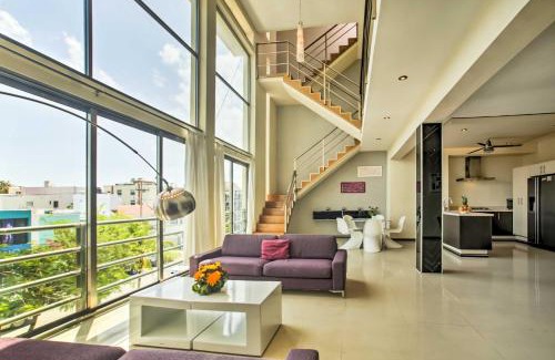 Tohoku Apartment | Luxury Penthouse with Rooftop Pool - Walk to Beach!