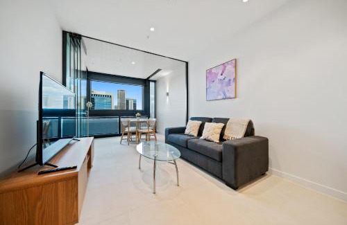 Perth Central Business District Apartment | Luxury Perth CBD Apartment with Pool & Gym - Sleeps 3