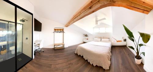 Casco Viejo Apartment | Luxury Pintoreria Atico