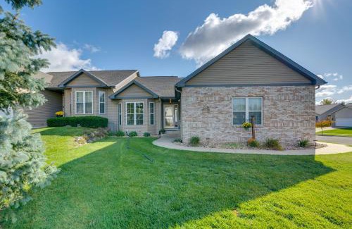 Sun Prairie Apartment | Luxury Prairie Retreat 5 Min from Madison!