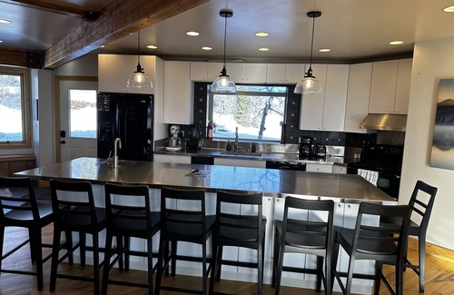 Silver Summit Cabin | Luxury Private Cabin. Spectacular setting! Amazing Views, 80 acres, Hot Tub