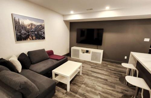 Victoria Village Apartment | Luxury Private Suite with own entrance, private bath