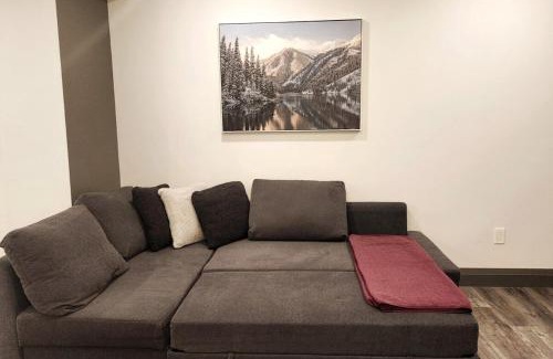 Victoria Village Apartment | Luxury Private Suite with own entrance, private bath