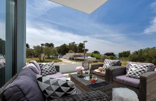 Promajna Apartment | Luxury Promajna Beach Apartment