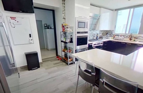 Costa del Este Condo | Luxury Quality Overlooking the City & Ocean