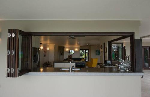 Mossman House | Luxury rainforest eyrie with panoramic views