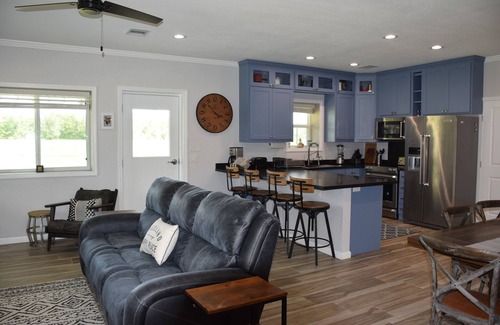 Bryan House | Luxury Ranch living, 10 min to Kyle Field