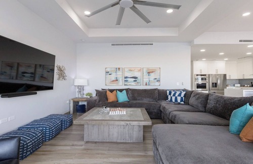 La Choya House | Luxury Retreat at Playa Laguna: 5-Bedroom Bliss