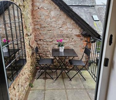 Fiddington Apartment | Luxury Retreat, Children and Dogs too