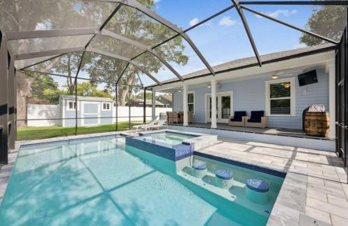 Riverside Heights House | Luxury Retreat Hot Tub Private Fenced Yard