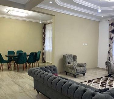 Cape Coast House | Luxury Retreat Pool Good for Groups Cape Coast