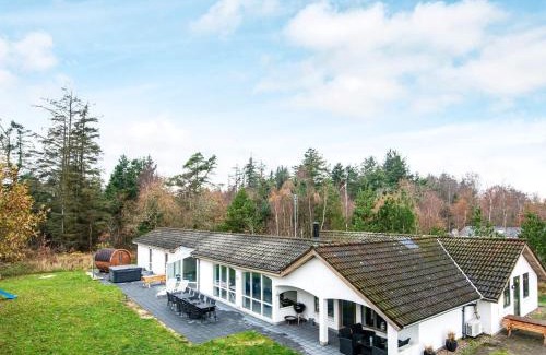 Henne House | Luxury Retreat with Pool - By Traum Ferienwohnungen