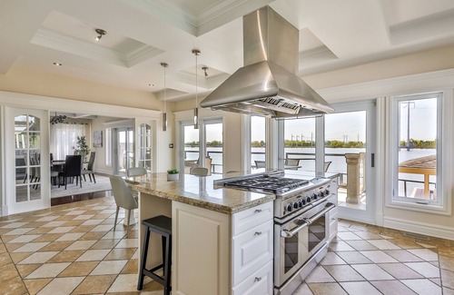 Lachenaie House | Luxury Riverfront Retreat: Perfect for Golf, Bachelorette & Friends’ Getaways