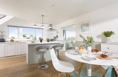 Little Petherick Cottage | Luxury, romantic Cottage for 2 Nr Padstow with pretty garden and lovely views