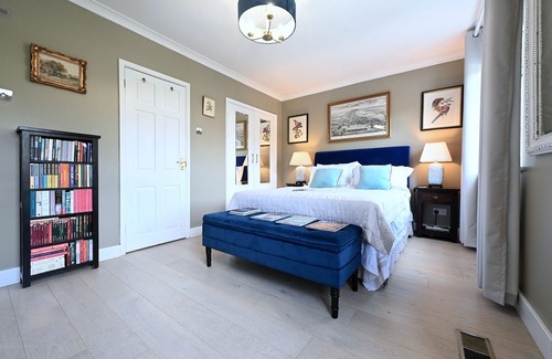 North Richmond Bed & Breakfast | Luxury room in Richmond: ensuite, parking and 2 free tickets to Kew Gardens